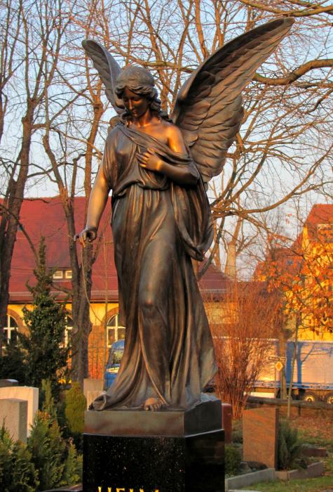 041 (2)Friedhofsengel2